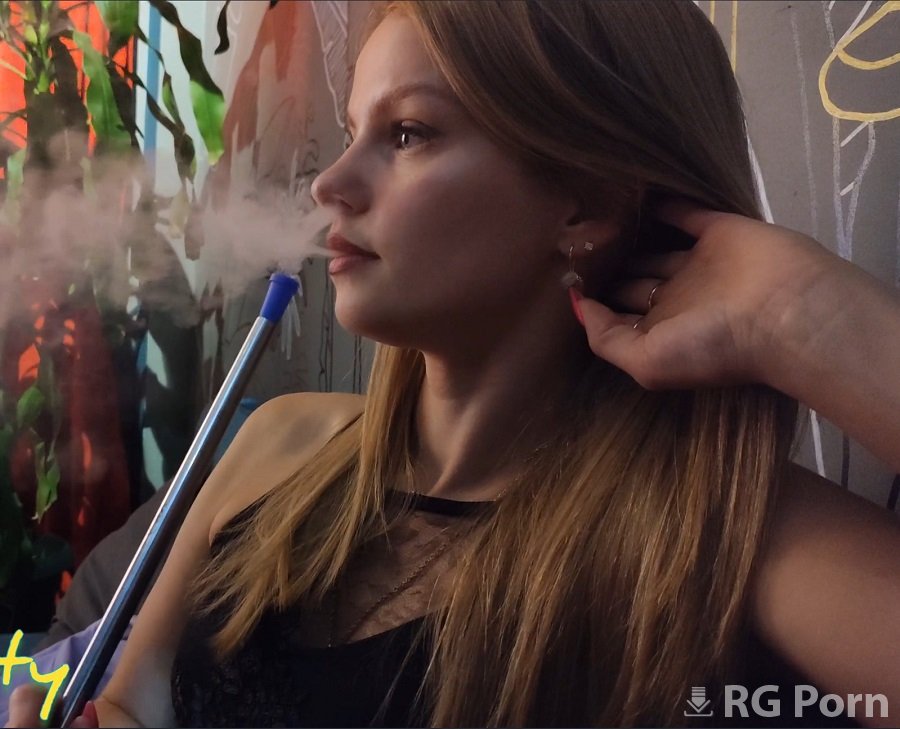 S-Wife Katy - Pickup A Hot Beauty At The Hookah Bar UltraHD/4K