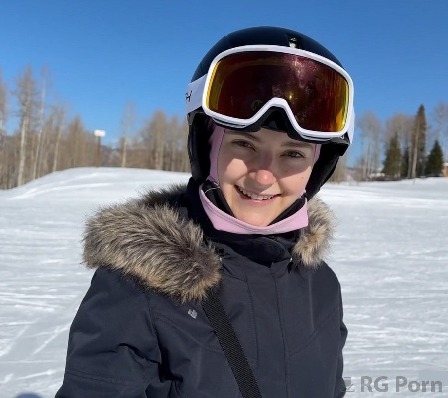 Eva Elfie - Private SexTape With Eva Elfie At A Ski Resort In The Mountains FullHD