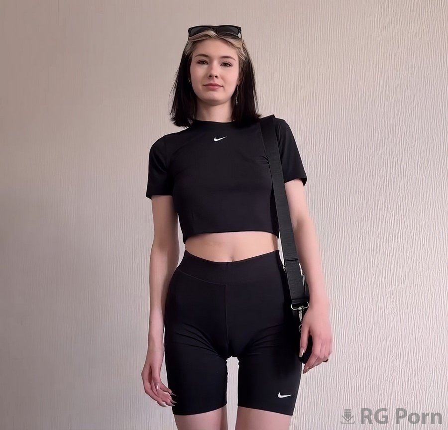 Cutie Kim - Fuck Teen With Slim Body And Big Cameltoe FullHD