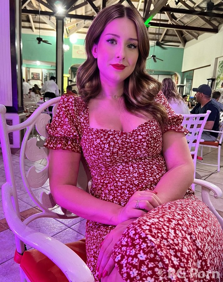 Erin Moore - An Exemplary Married Woman Cheats On Her Husband FullHD