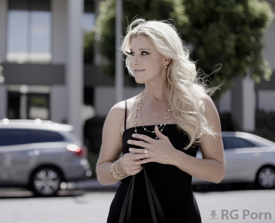 India Summer - Stepson Caught Stepmother Cheating and Now Blackmails Her By Sex FullHD