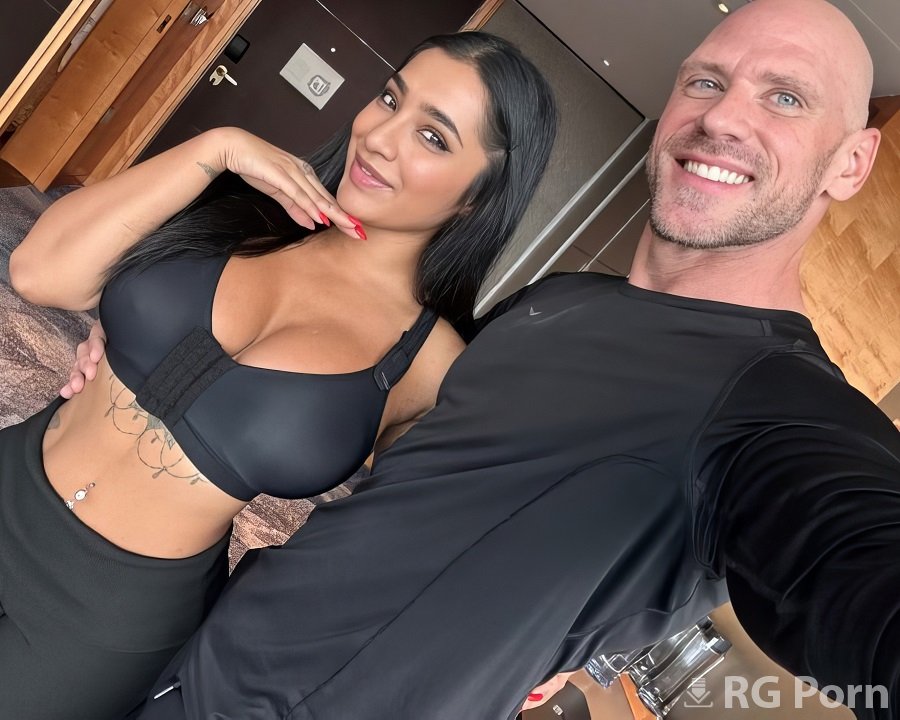 Yasmina Khan - Hardcore Sextape With Johnny Sins FullHD