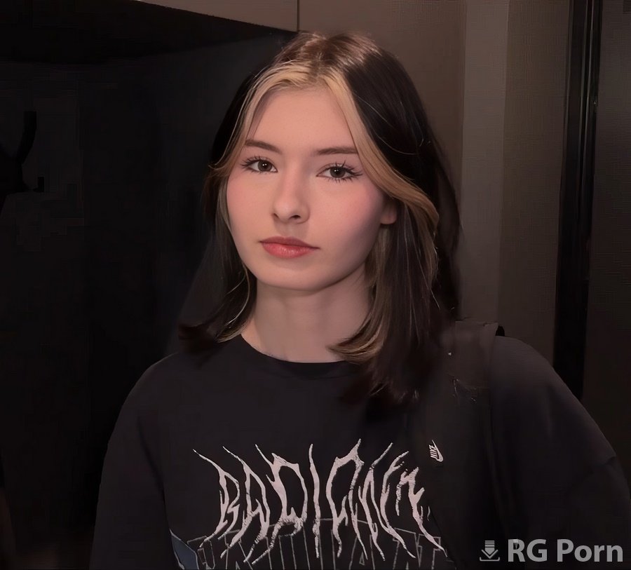 Cutie Kim - Fuck With My Coworker FullHD