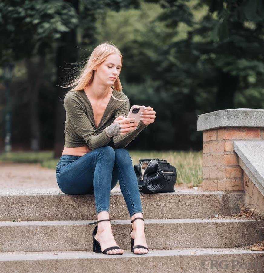 Ariela Donovan - Romantic Message Inviting Girl On A Sex Date FullHD