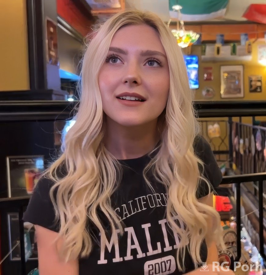Eva Elfie - Fuck With Fan In A Sports Bar FullHD