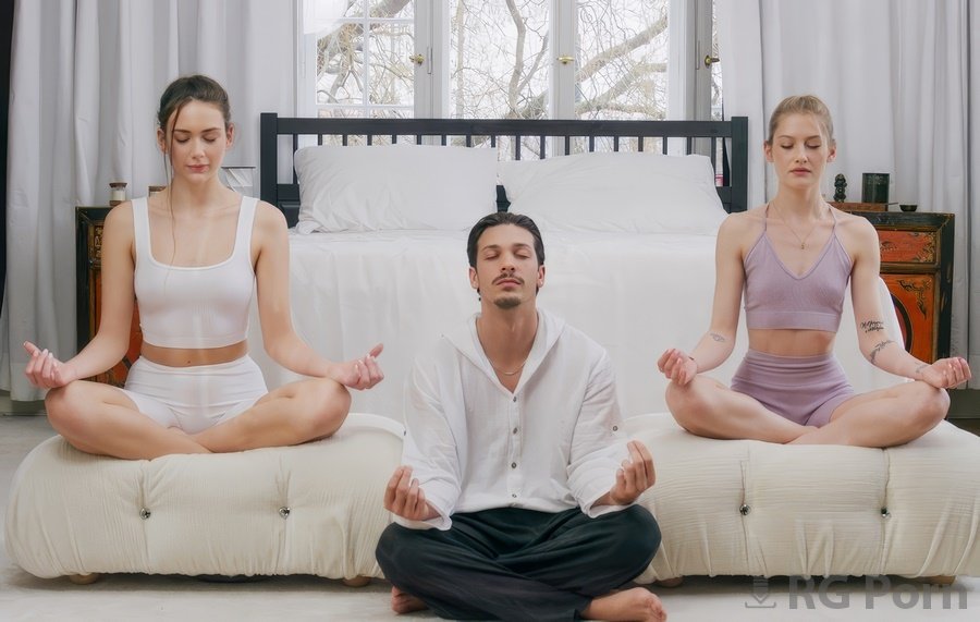 Tiffany Tatum, Vixi Rafi - Tantric Yoga Teacher Sex With Flexible Female Students FullHD