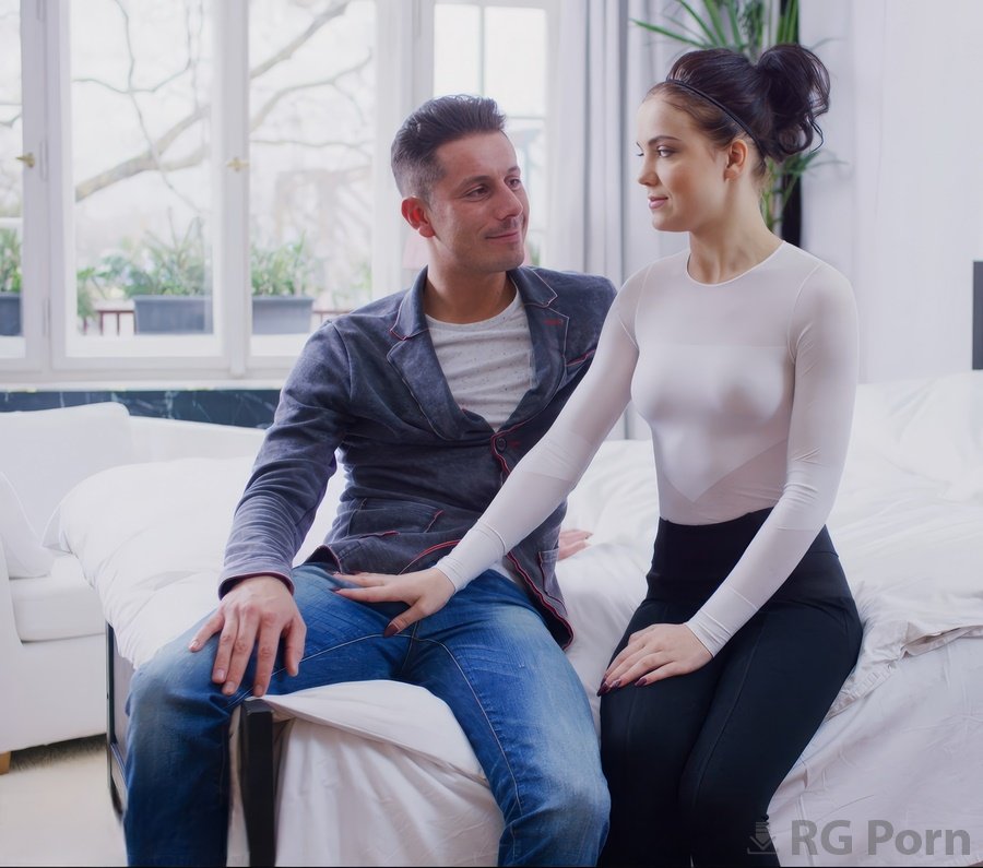 Tetti Dew Kort - The Girl Really Wants To Rent Out The House HD