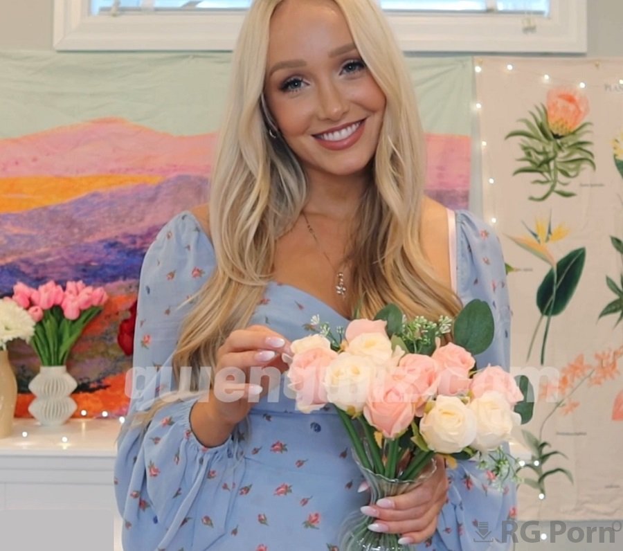 Gwen Gwiz - Florist Fuck FullHD