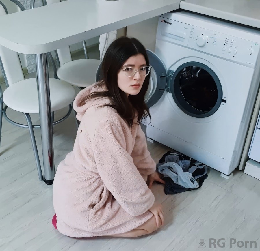 Webtolove - I Want To Fuck My Girlfriend When She Gets Stuck In The Washing Machine UltraHD/4K
