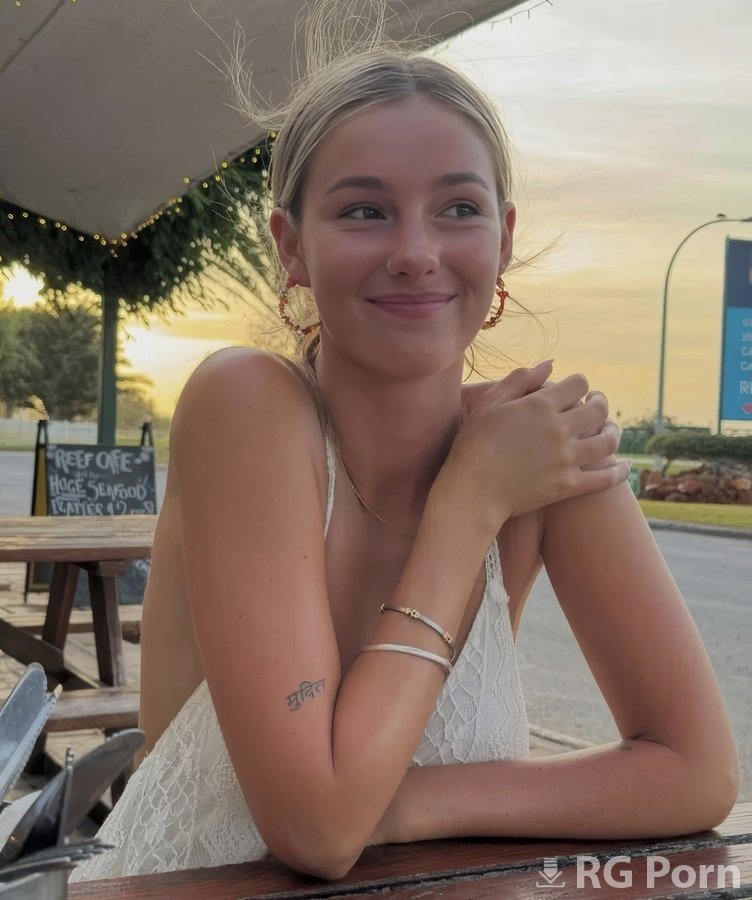 Ella Alexandra - Homemade SexTape Riding On Cock FullHD