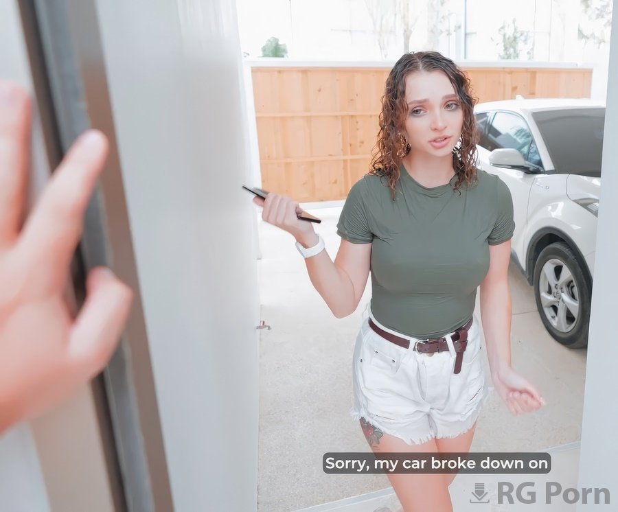 Maya Lis - Soaked Girl Begs To Warm Up Inside Strangers House FullHD