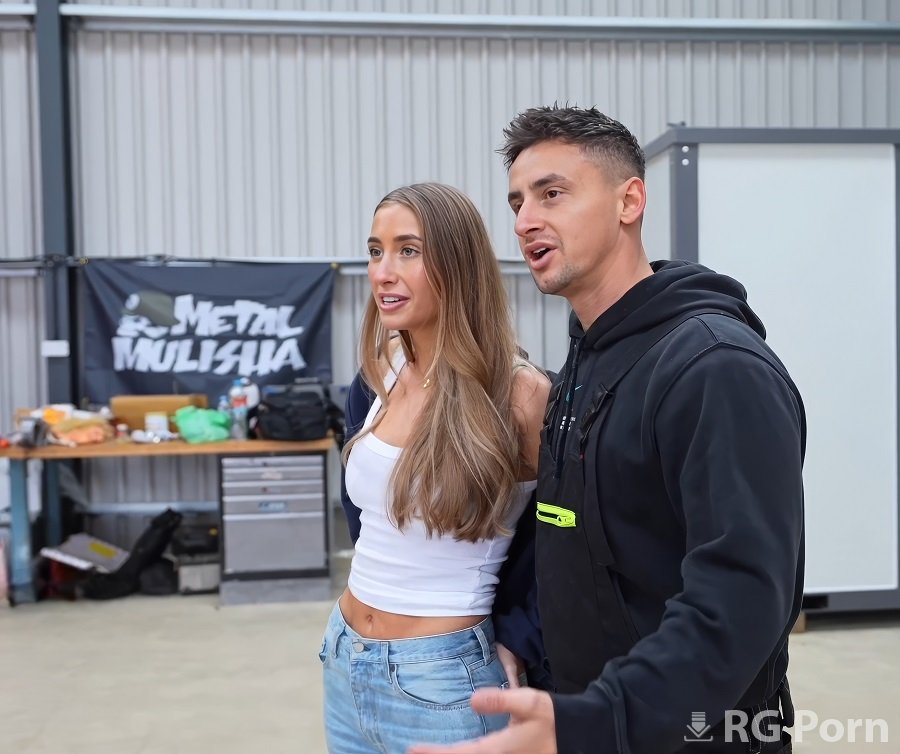 Lillian Phillips - Gang Bang Fuck On The Truck FullHD