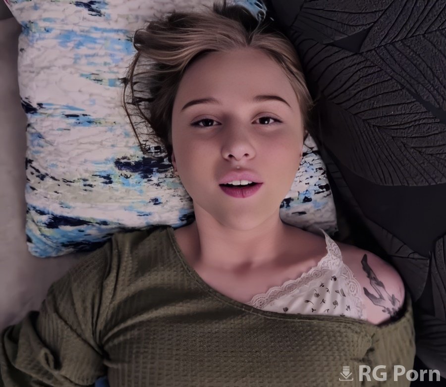 Zxlecya - The Secret Of Kissing From a Step Sister FullHD