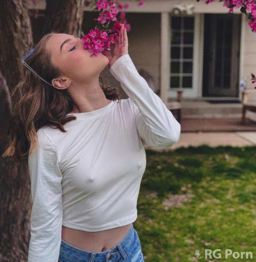 Zxlecya - Erotic Massage For My Girlfriend's Friend UltraHD/4K