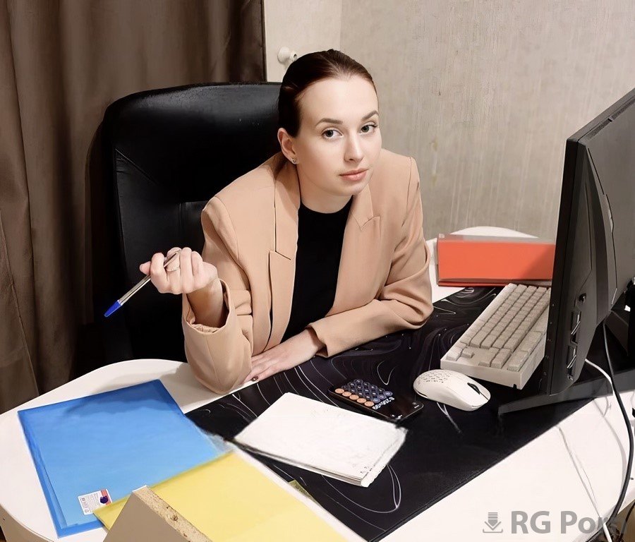 Anna Bali - My Boss Made Me An Unexpected Sex Offer UltraHD/4K