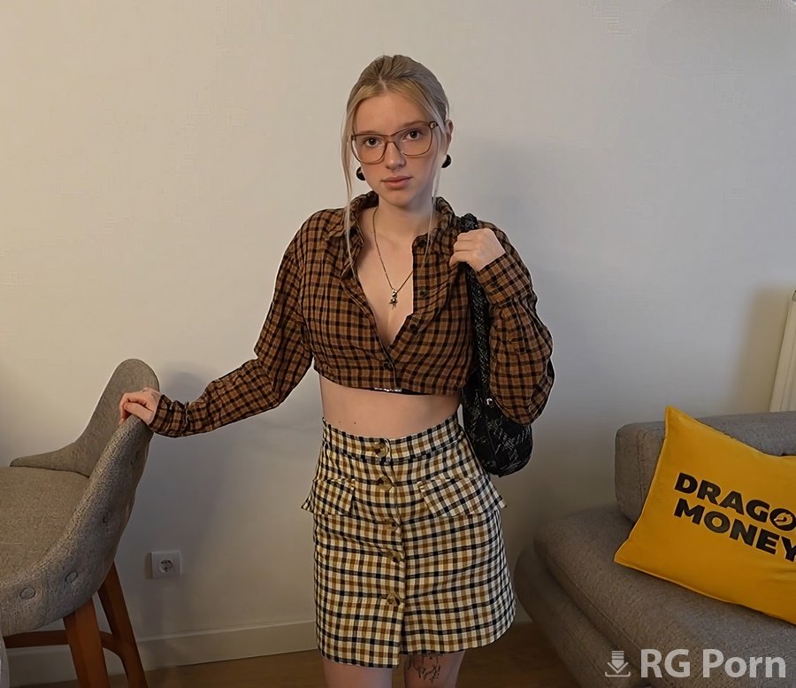 Kuporovaa Krupa - Boss Fucks Innocent Young Secretary FullHD