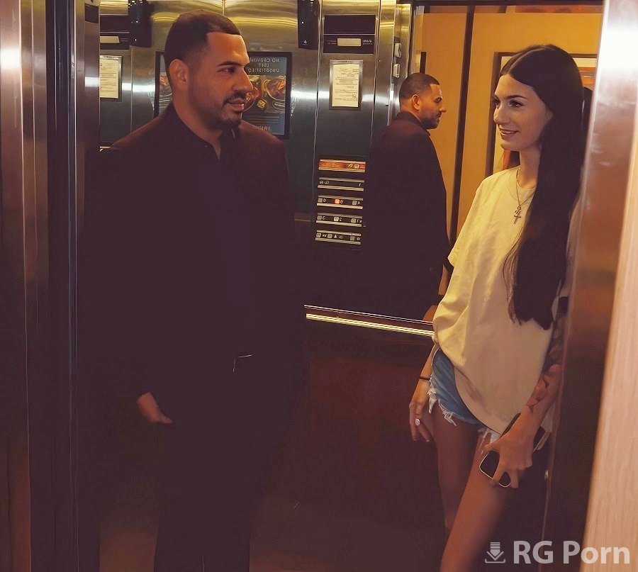 Sophie Tyler - Hot 22 Year Old Sophie Tyler Gets Fucked In Cheap Motel By Stranger Teddy Tarantino UltraHD/4K