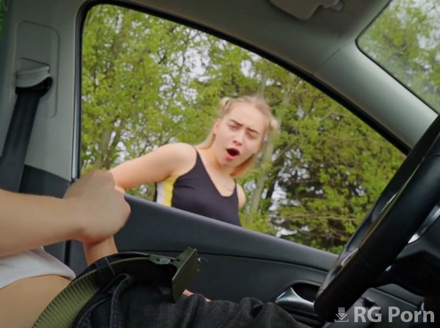 Molly Kelt - Girl Passing By Caught Me Jerking Off And Helped Me Cum FullHD