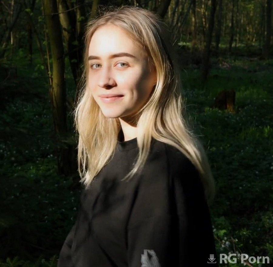 Molly Kelt - Sex In Forest FullHD