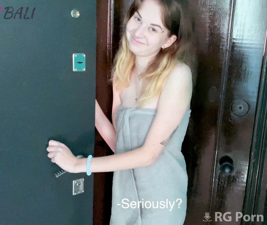 Anna Bali - Naked Girl Cant Get Home Because Of A Broken Lock UltraHD/4K