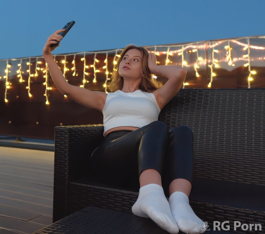 Skye Young - Risky Step Sister Sit On a Big Cock After Cum Keep Fucking 2160p UltraHD/4K