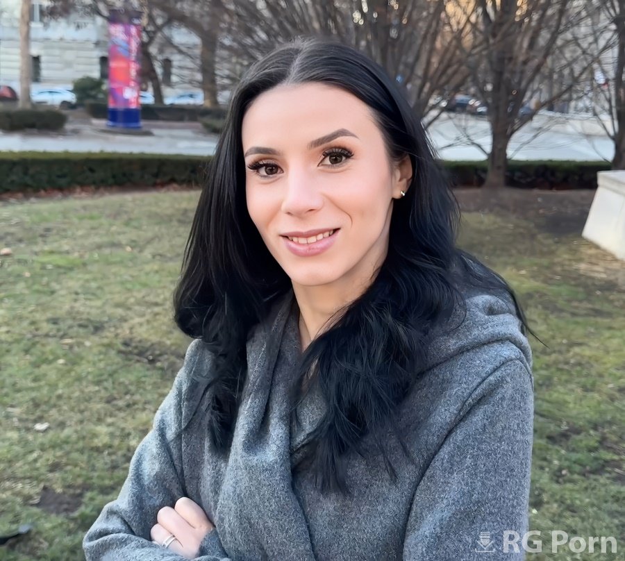 Nelly Kent - Bombshell In Love With France! 1080p FullHD