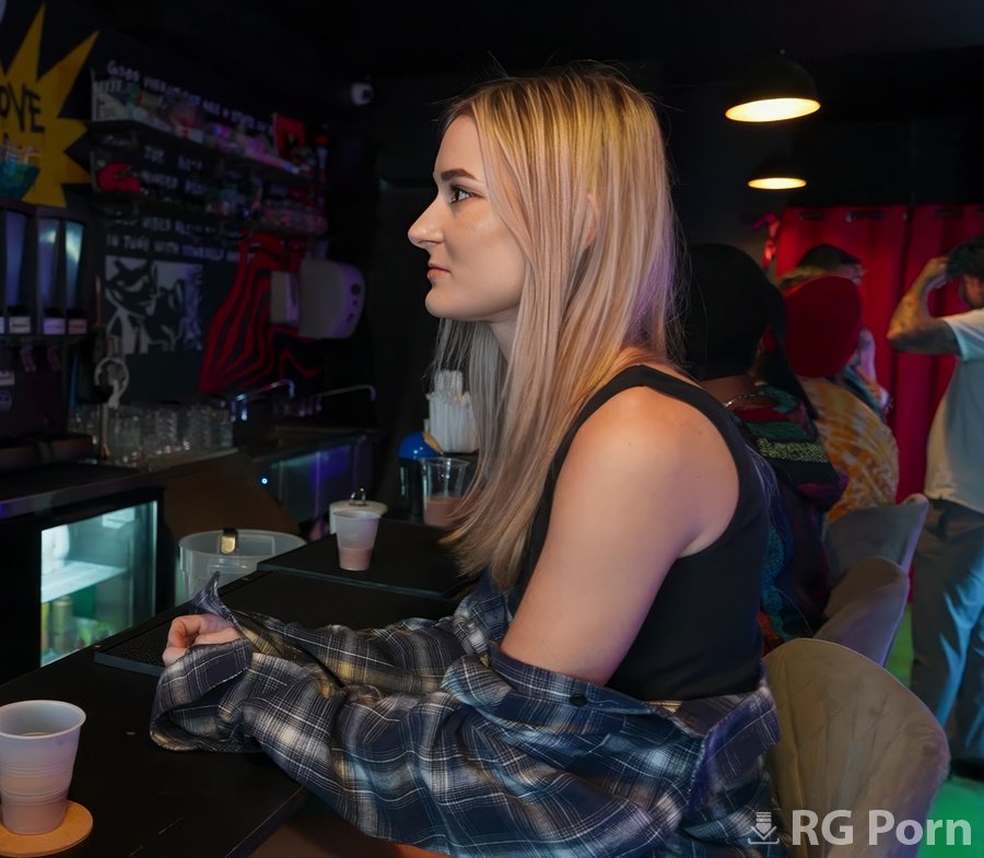 Thea Summers - Public Sex In A Night Cafe With A Cute Stranger Girl 720p HD