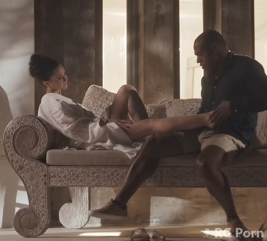 Mina Moreno - White Mistress Of The House Spreads Her Legs For A Black Male Servant 1080p FullHD