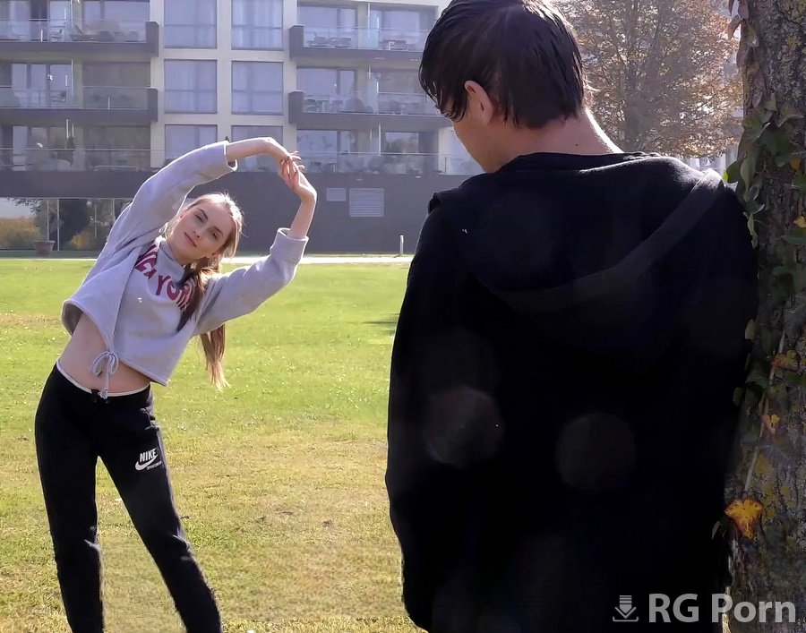 Lena Reif - A Strange Guy Picked Up And Fuck A Pretty Girl Near The Lake 1080p FullHD