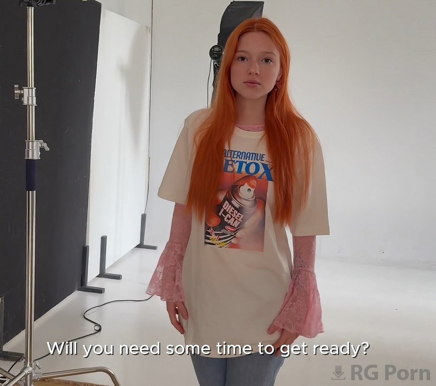 Kuporovaa Krupa - Sweet Young Girl Gives Herself To The Photographer During A Sexy Photoshoot 1080p FullHD