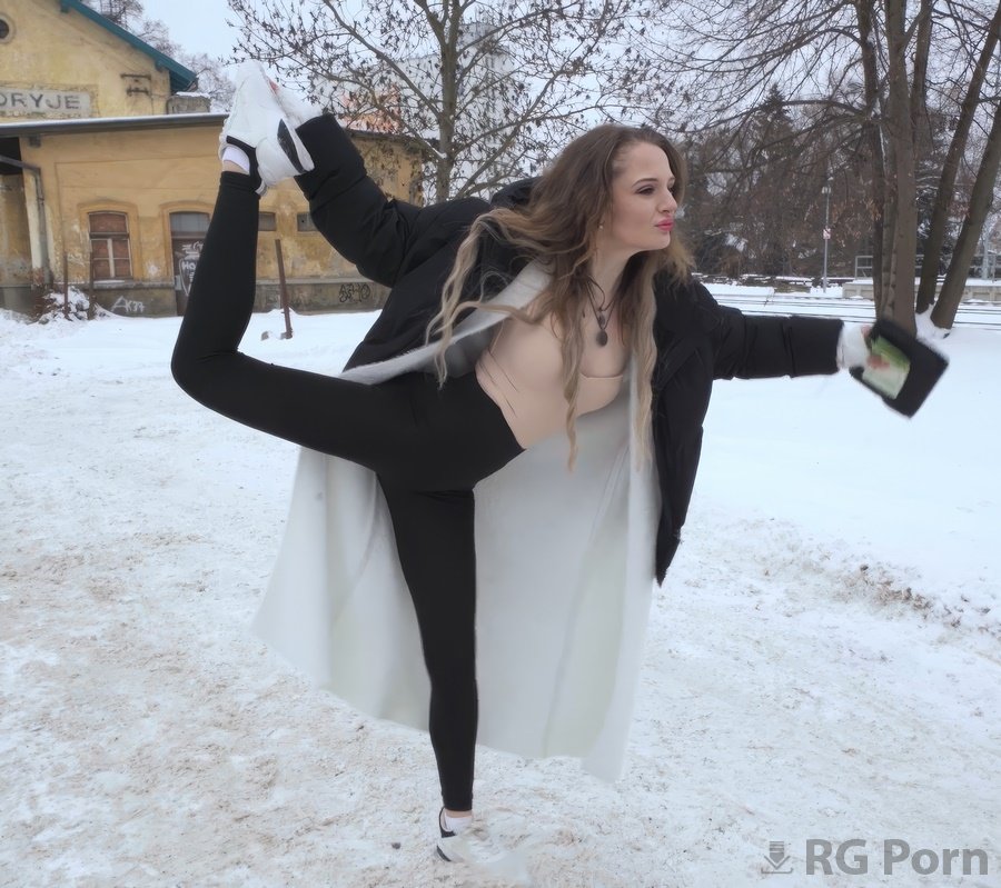 Lilith Liber - Russian Ballerina Pickuped And Fucked For Money 1080p FullHD