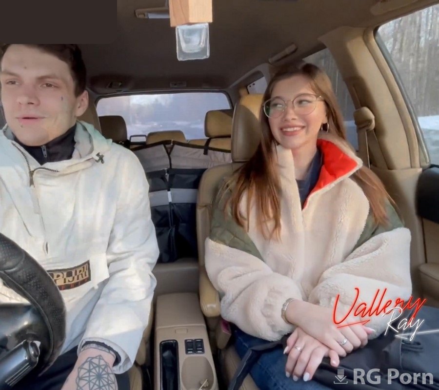 Vallery Ray - Meeting With Stepsister After School Ended With Blowjob In The Car 2160p UltraHD/4K