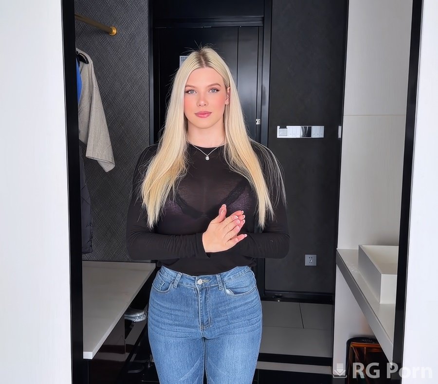 Stacey Angel - Young Hot Blonde Masseuse Ready to do anything for Big Tips 1080p FullHD