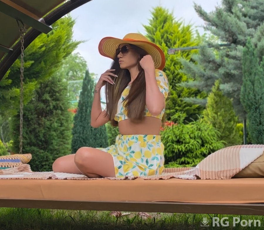NastyStuf Girl - Suburban Park Anal Sex On a Sunny Day While Birds Sing 1080p FullHD