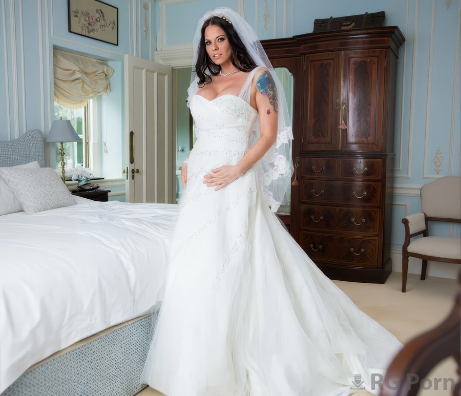 Simony Diamond - Bride Can't Resist The Best Man's Big Cock On Her Wedding Day 720p HD