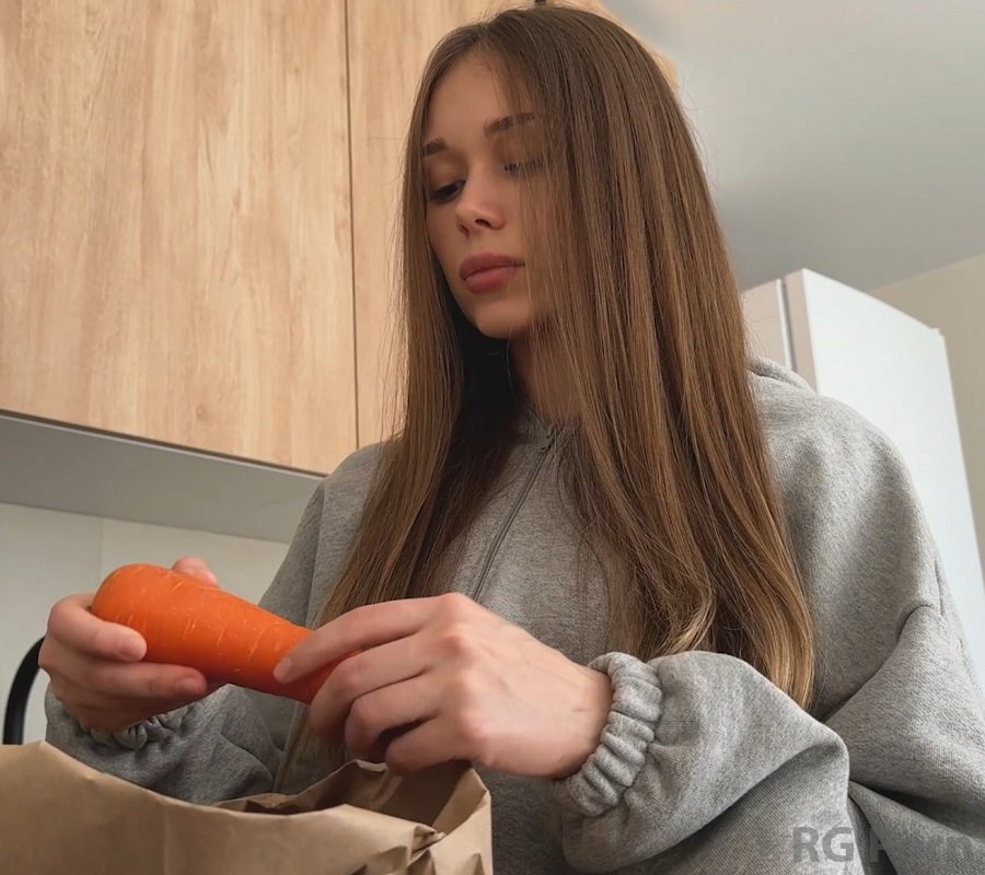 Allinika - Big Or Small Cute Girl In Leggings Chooses Her Perfect Cock 1080p FullHD