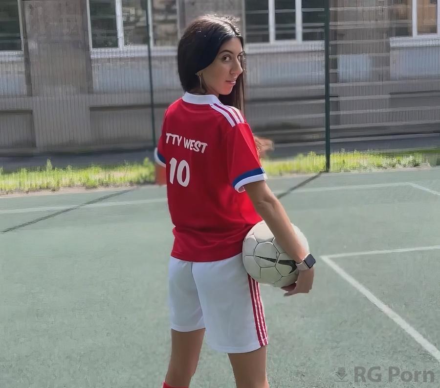 Katty West - Gets Anal Fucked While Watching The World Cup 1080p FullHD