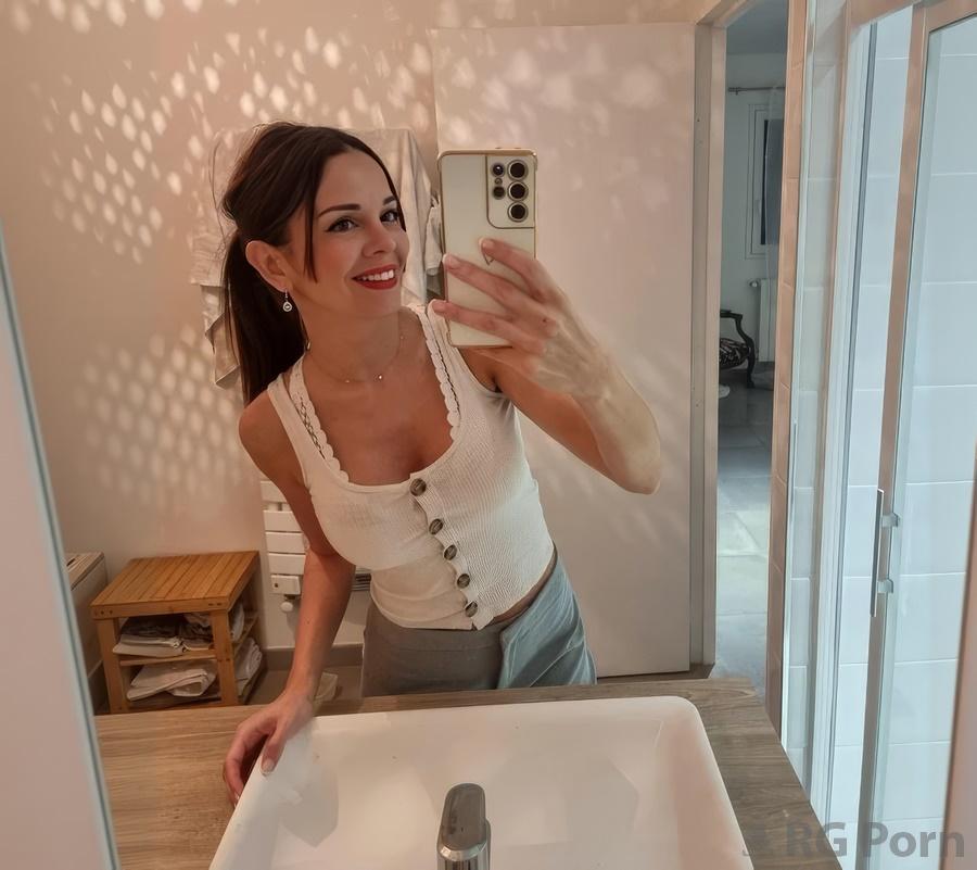Emilie Bellule - Super Hot Homemade Sex Tape 1920p FullHD