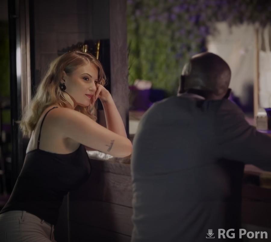 Faustine Perdrix - Wife Goes to a Nightclub Looking for Sex 720p HD