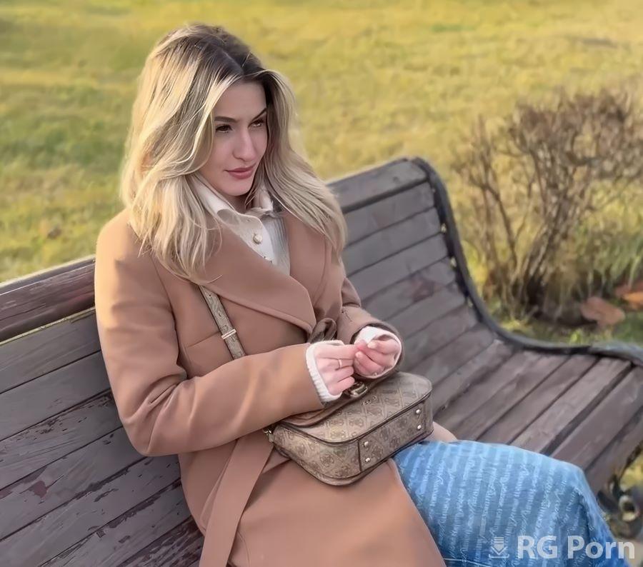 VixXxie Rox - I Met a Hot Girl In The Park And Offered To Have Sex For Money 1080p FullHD
