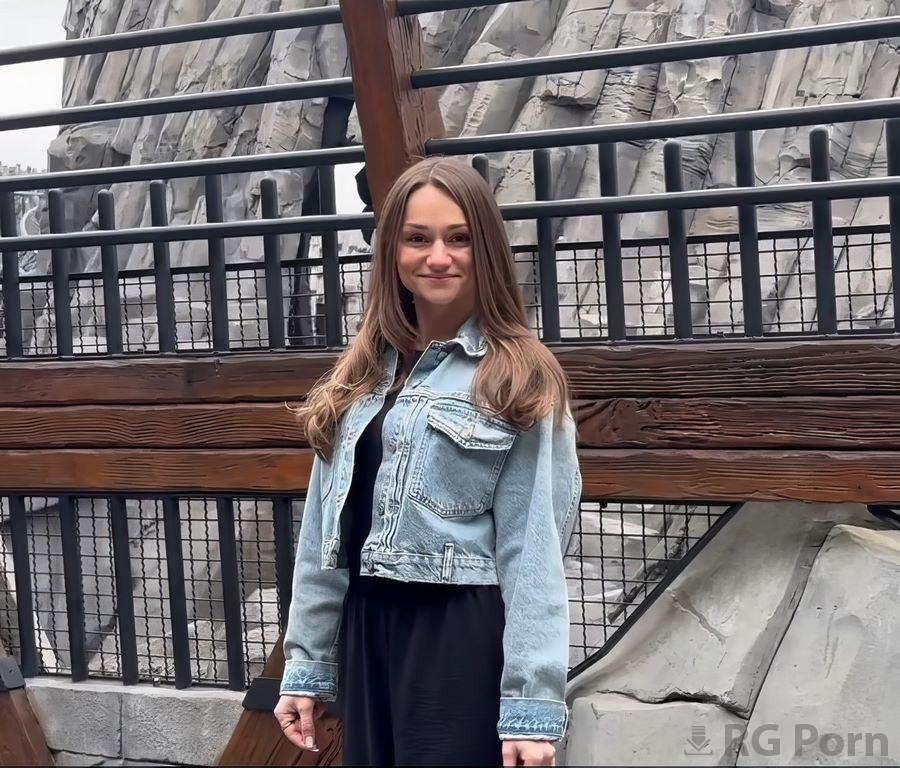Mona Mystery - Met a Cute German Girl in the Park Walked Her Home and Fucked Her 2160p UltraHD/4K