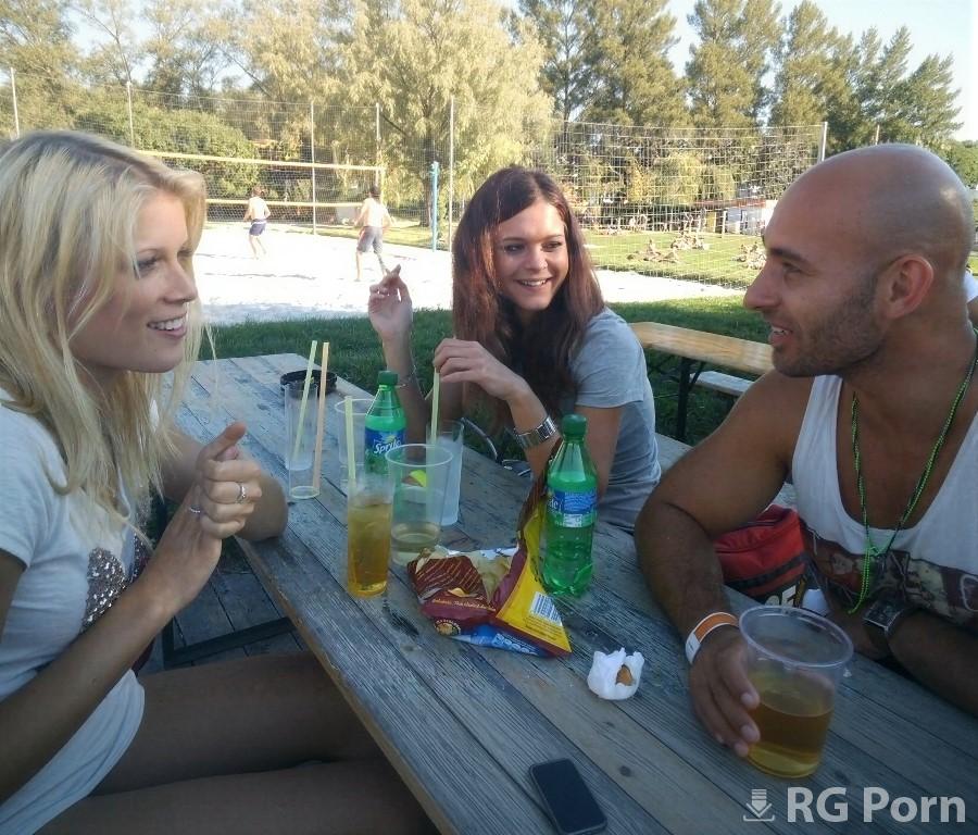 Kelly Jai, Sweet Cat - Two Guys Picked Up Two Girls In The Park 720p HD
