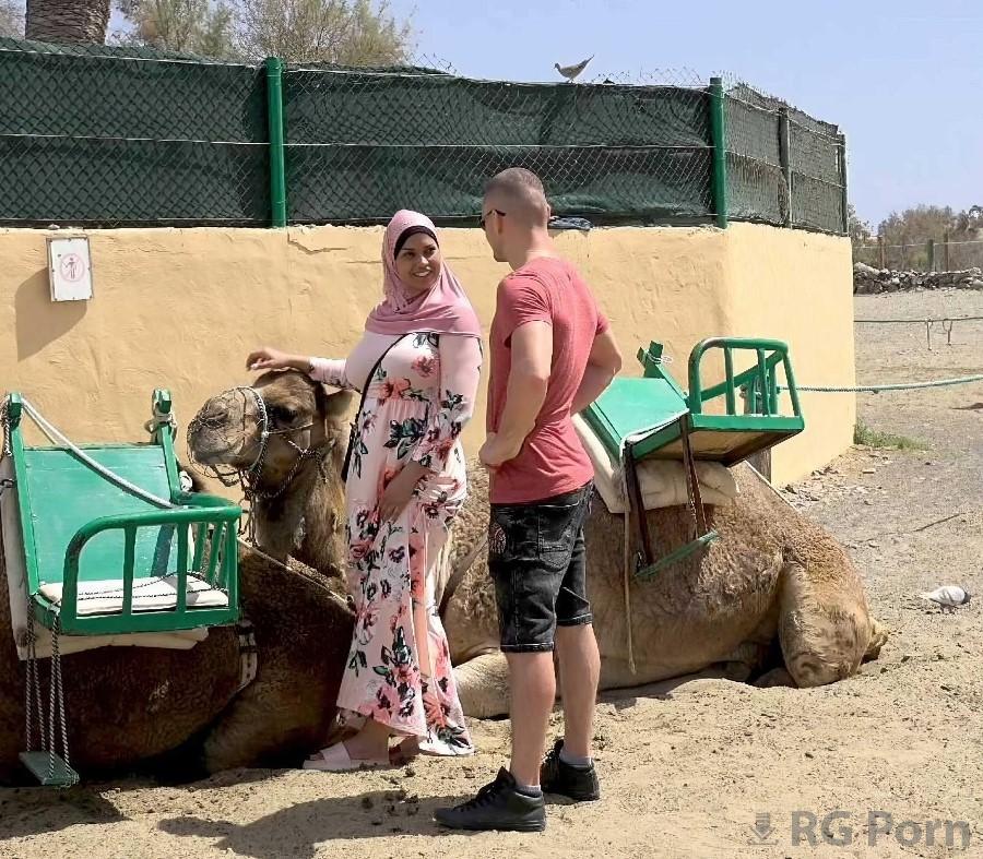 Chloe Lamour - Tourist Fucks a Muslim Girl in Egypt 1080p FullHD